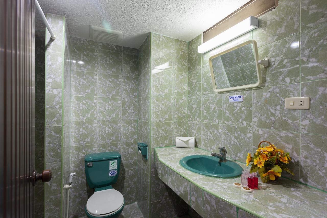 Simple Boutique Seabreeze Hotel Patong Kültér fotó